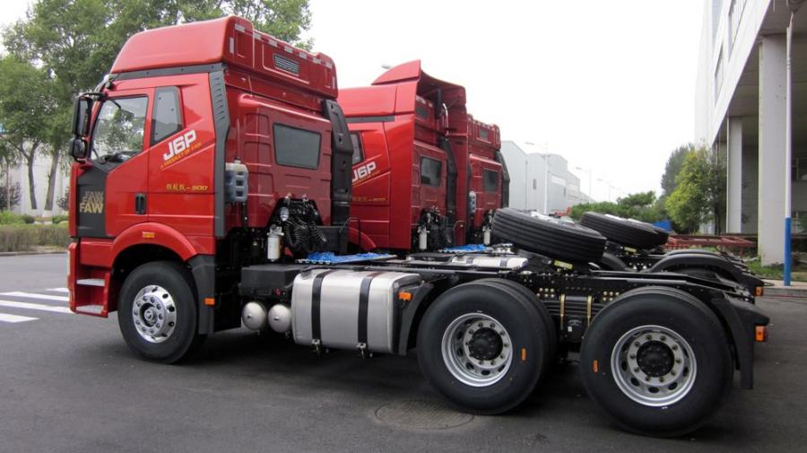  FAW J6P 6x4 Tractor 2017 года  (фото 3 из 6)